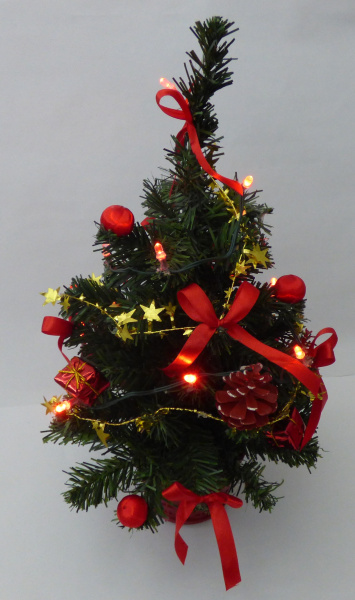 tischdekoration-weihnachtsbaum-mit-led.jpg